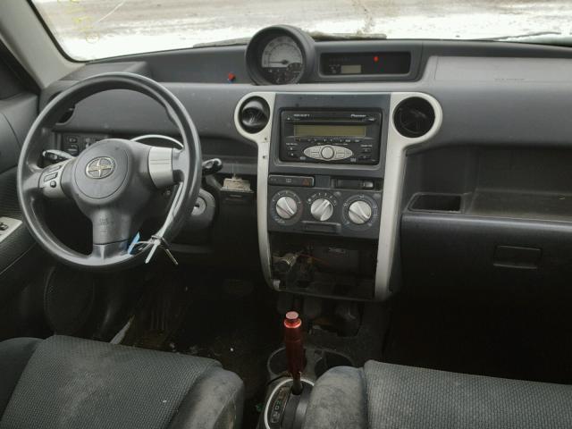 JTLKT324464115398 - 2006 TOYOTA SCION WHITE photo 9