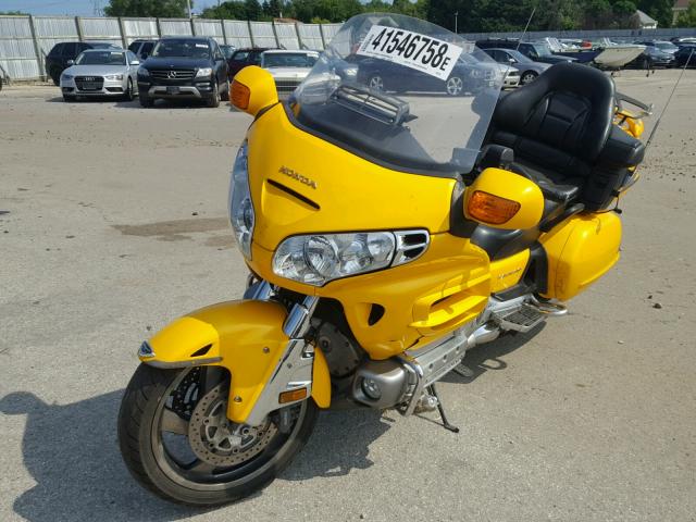 1HFSC47051A006133 - 2001 HONDA GL1800 YELLOW photo 2