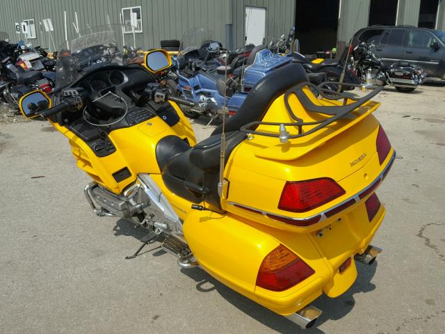 1HFSC47051A006133 - 2001 HONDA GL1800 YELLOW photo 3