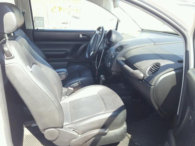 3VWRG31C39M507074 - 2009 VOLKSWAGEN NEW BEETLE 银色 照片 5