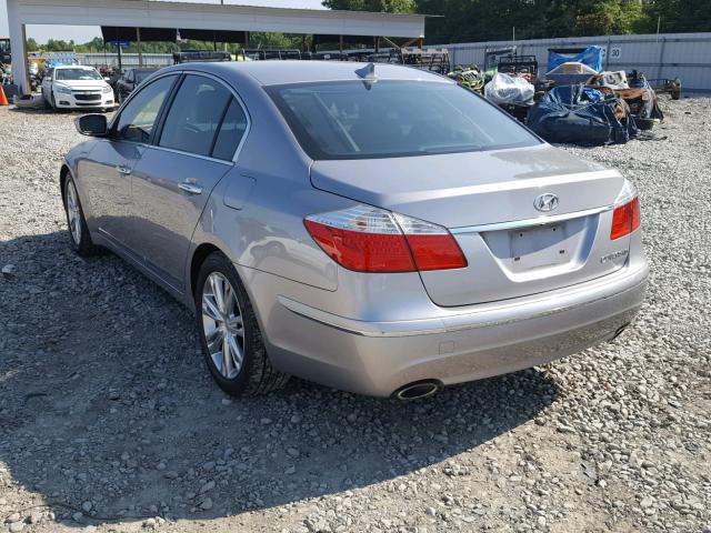 KMHGC4DF5AU092658 - 2010 HYUNDAI GENESIS 4. SILVER photo 3