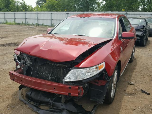 1LNHM93R09G628338 - 2009 LINCOLN MKS RED photo 2