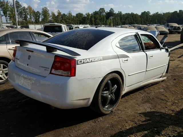 2B3CA3CV3AH257302 - 2010 DODGE CHARGER SX WHITE photo 4