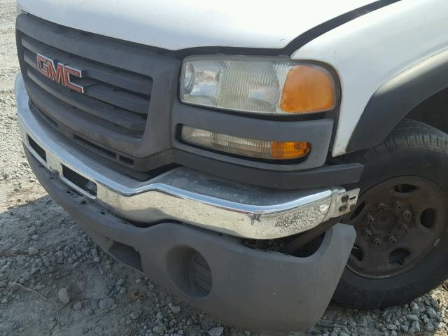 1GDHC24U63E340176 - 2003 GMC SIERRA C25 WHITE photo 9