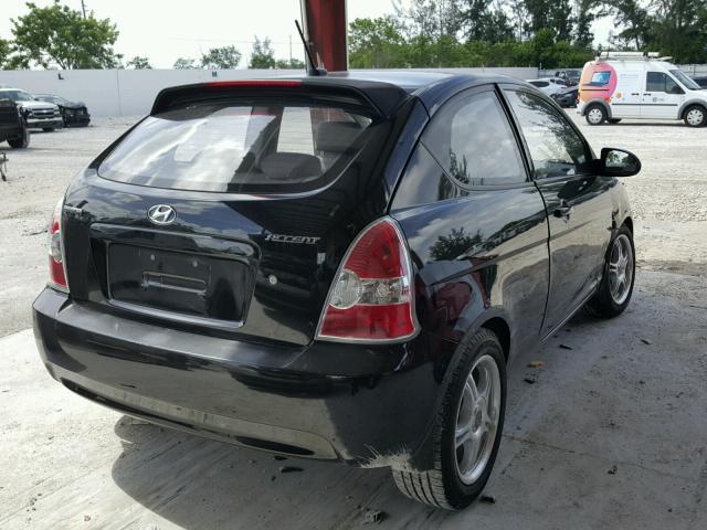 KMHCM36C19U134697 - 2009 HYUNDAI ACCENT GS BLACK photo 4