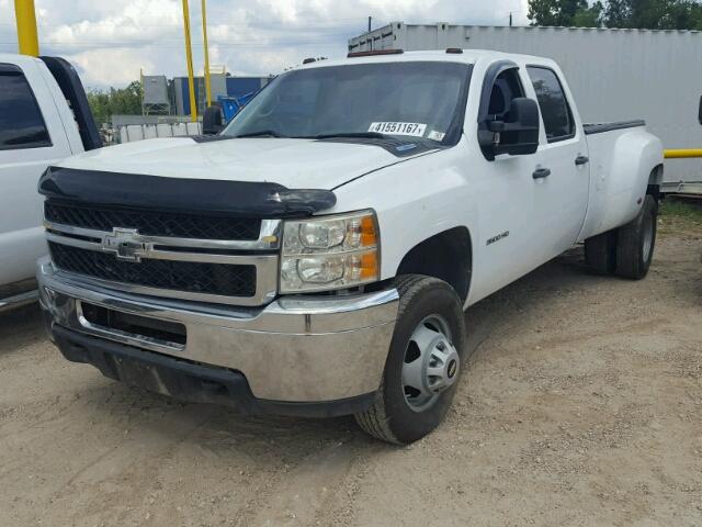 1GC4KZC80CF112414 - 2012 CHEVROLET SILVERADO WHITE photo 2