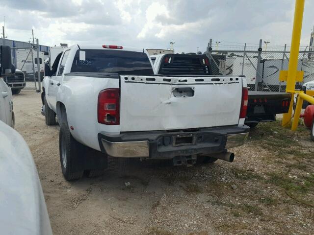 1GC4KZC80CF112414 - 2012 CHEVROLET SILVERADO WHITE photo 3