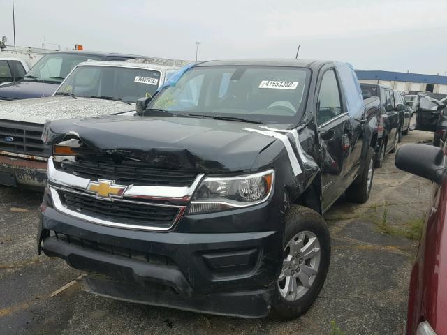 1GCGTCEN6J1117878 - 2018 CHEVROLET COLORADO L GRAY photo 2