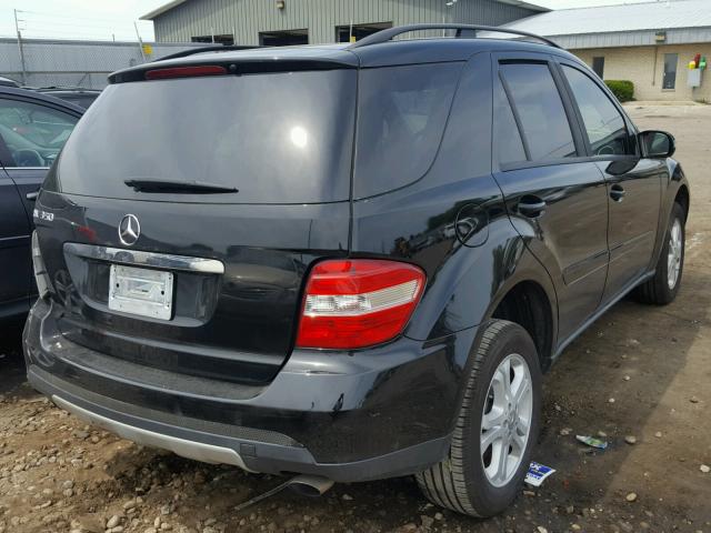 4JGBB86E06A061058 - 2006 MERCEDES-BENZ ML 350 BLACK photo 4