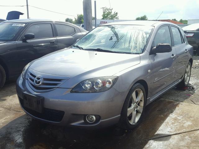 JM1BK343X61505393 - 2006 MAZDA 3 HATCHBAC GRAY photo 2