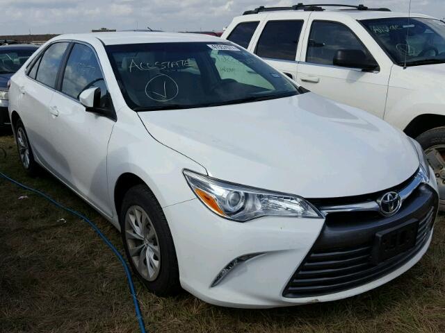 4T1BF1FK1HU771539 - 2017 TOYOTA CAMRY LE WHITE photo 1