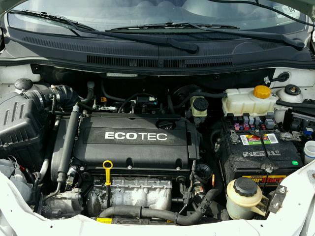 KL1TD66E09B653668 - 2009 CHEVROLET AVEO LS WHITE photo 7