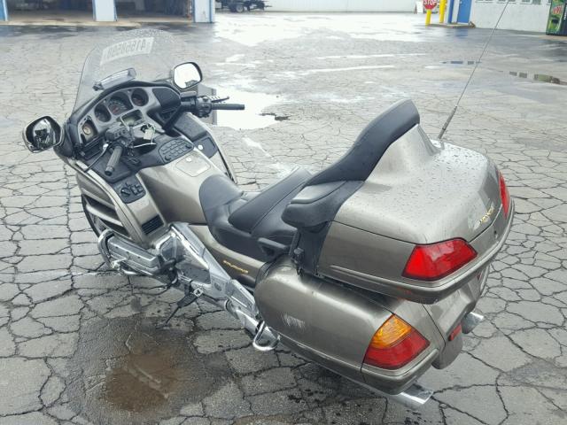 1HFSC47044A304838 - 2004 HONDA GL1800 TAN photo 3