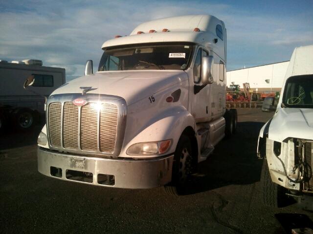 1XP7D49X4BD125913 - 2011 PETERBILT CONVENTION WHITE photo 2