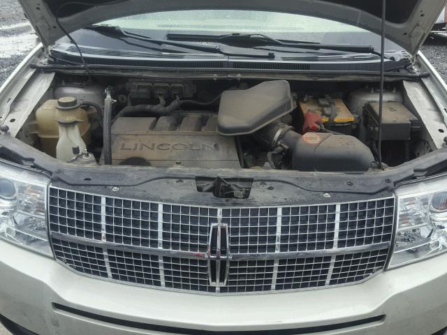 2LMDU68C47BJ34879 - 2007 LINCOLN MKX CREAM photo 7