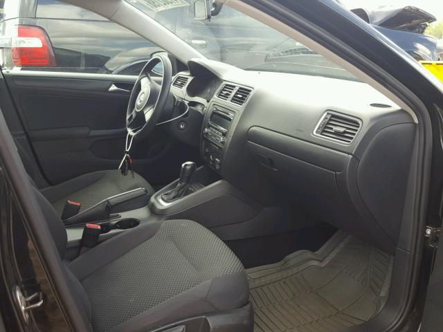 3VW2K7AJ1CM359780 - 2012 VOLKSWAGEN JETTA BASE Սև լուսանկար 5