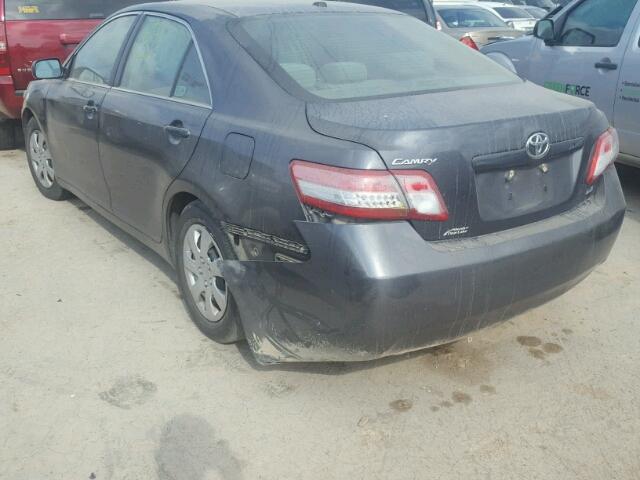 4T1BF3EK4BU203371 - 2011 TOYOTA CAMRY GRAY photo 3