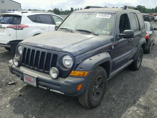 1J4GL38K76W101498 - 2006 JEEP LIBERTY RE BLUE photo 2