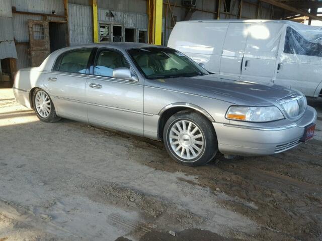 1LNHM82W53Y695570 - 2003 LINCOLN TOWN CAR S SILVER photo 1