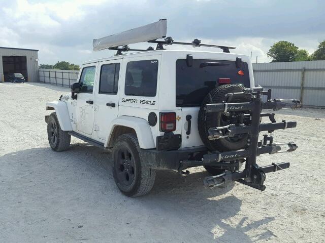 1C4BJWEG9FL663881 - 2015 JEEP WRANGLER U WHITE photo 3