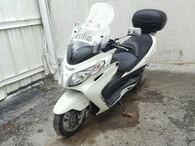 JS1CK44B6B2100471 - 2011 SUZUKI AN400 A WHITE photo 2