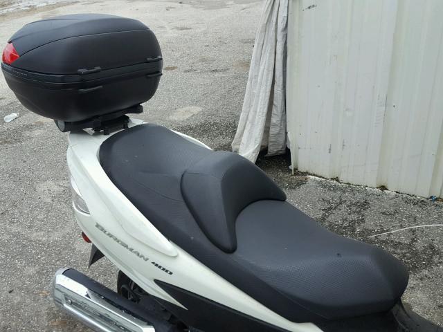 JS1CK44B6B2100471 - 2011 SUZUKI AN400 A WHITE photo 6