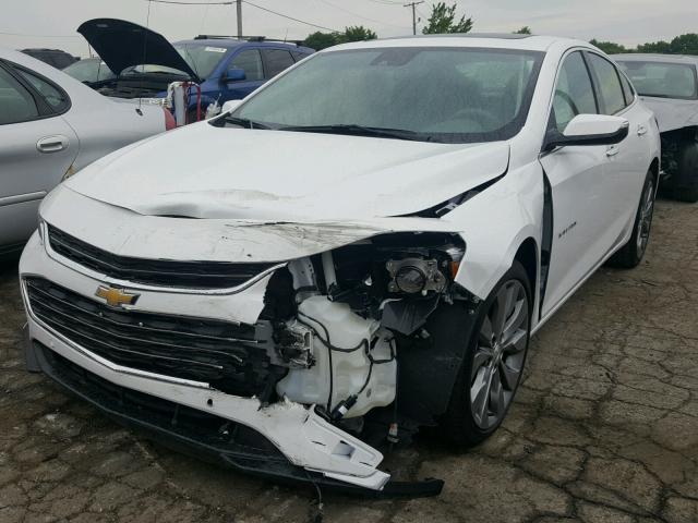 1G1ZE5SX5JF159121 - 2018 CHEVROLET MALIBU PRE WHITE photo 2