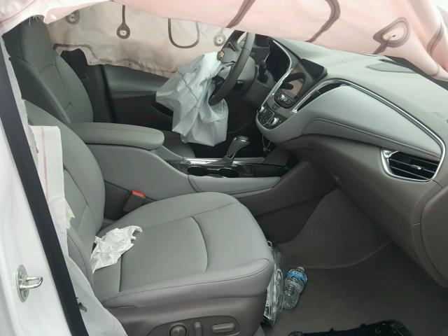 1G1ZE5SX5JF159121 - 2018 CHEVROLET MALIBU PRE WHITE photo 5
