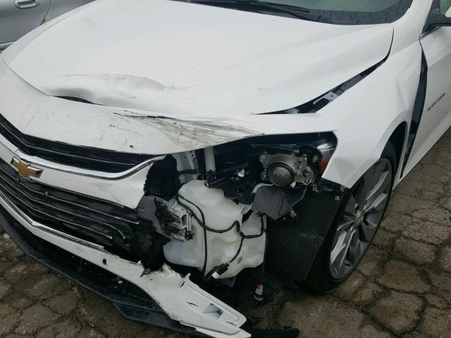 1G1ZE5SX5JF159121 - 2018 CHEVROLET MALIBU PRE WHITE photo 9