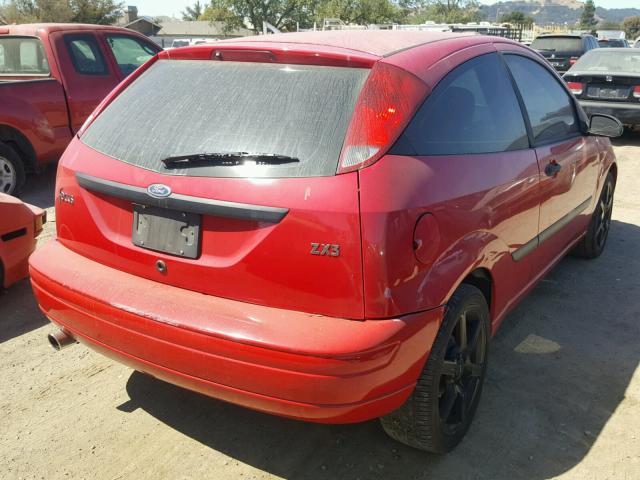 3FAFP31313R127012 - 2003 FORD FOCUS ZX3 RED photo 4