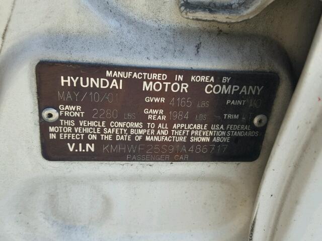 KMHWF25S91A486717 - 2001 HYUNDAI SONATA WHITE photo 10