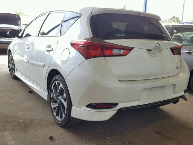 JTNKARJE4GJ514812 - 2016 TOYOTA SCION IM WHITE photo 3