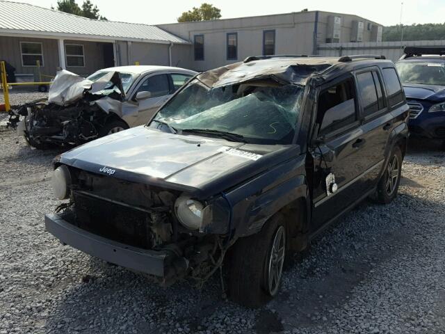 1J8FT48W18D789323 - 2008 JEEP PATRIOT LI BLACK photo 2