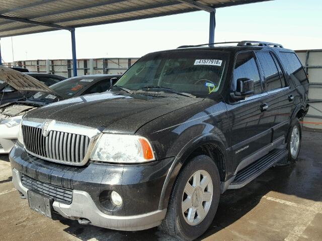 5LMFU28R03LJ03525 - 2003 LINCOLN NAVIGATOR BLACK photo 2
