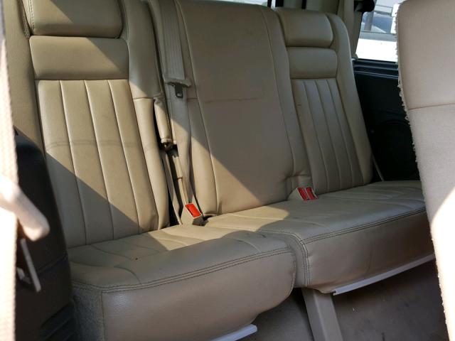 5LMFU27576LJ28926 - 2006 LINCOLN NAVIGATOR 白色 照片 9