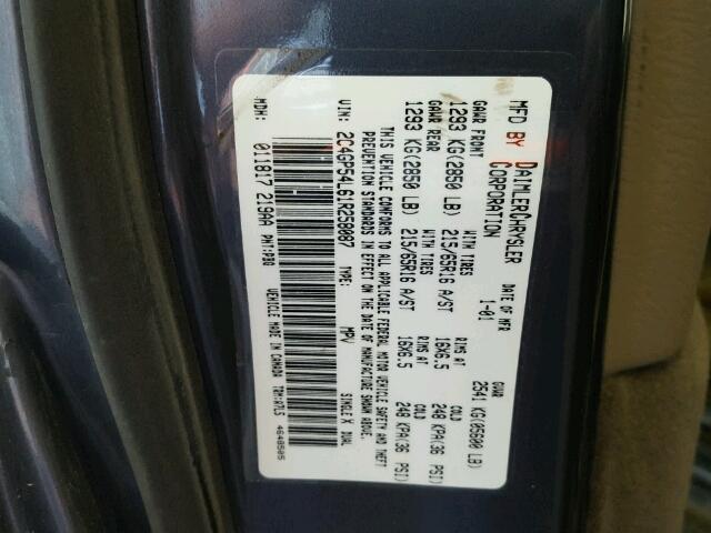 2C4GP54L61R258087 - 2001 CHRYSLER TOWN & COU 蓝色 照片 10