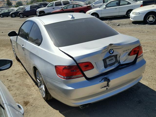 WBAWV13509P122965 - 2009 BMW 328 I SULE GRAY photo 3