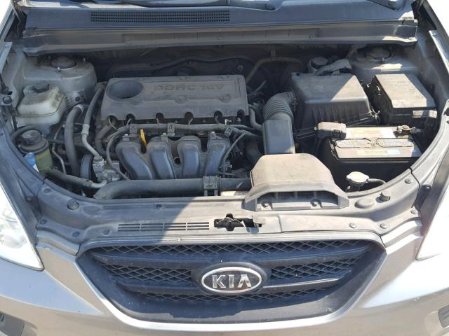 KNAFG529897263059 - 2009 KIA RONDO BASE GRAY photo 7