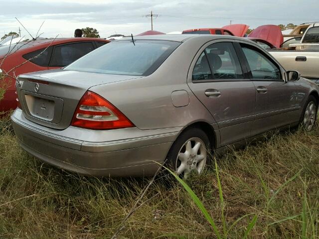 WDBRF64J23F321081 - 2003 MERCEDES-BENZ C BEIGE photo 4