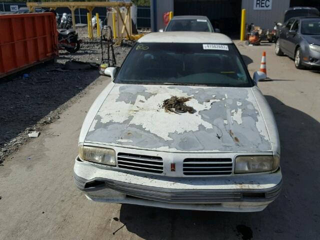 1G3HN52K5S4811580 - 1995 OLDSMOBILE 88 ROYALE WHITE photo 9