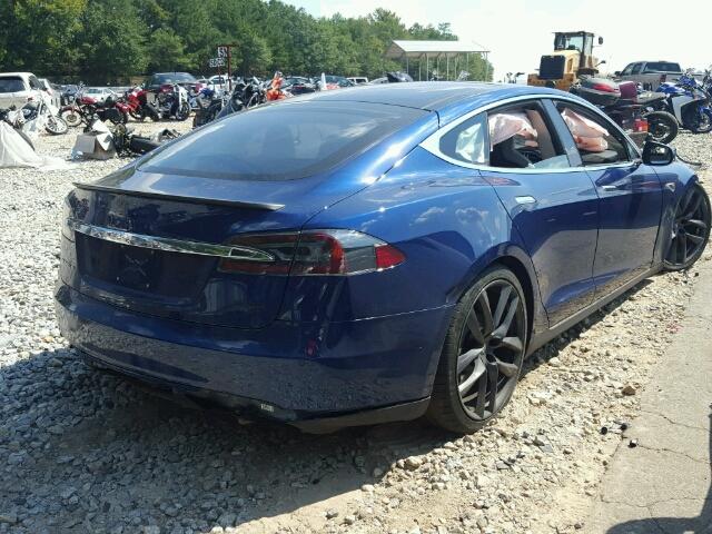 5YJSA1E48GF136282 - 2016 TESLA MODEL S BLUE photo 4