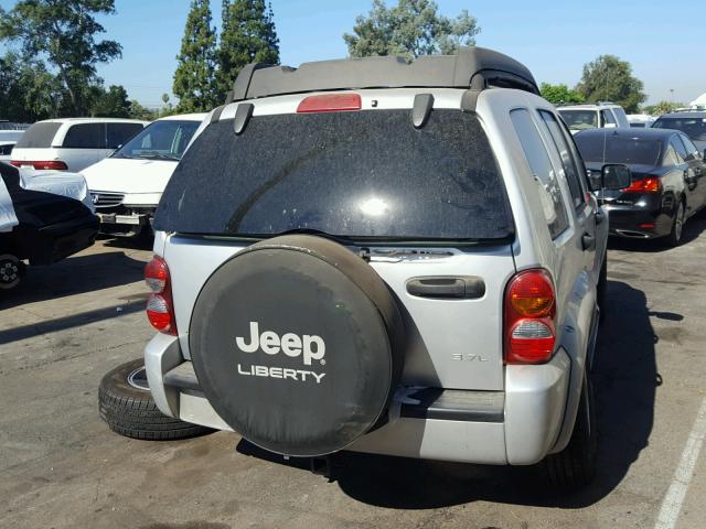 1J4GK38K93W652613 - 2003 JEEP LIBERTY RE SILVER photo 4