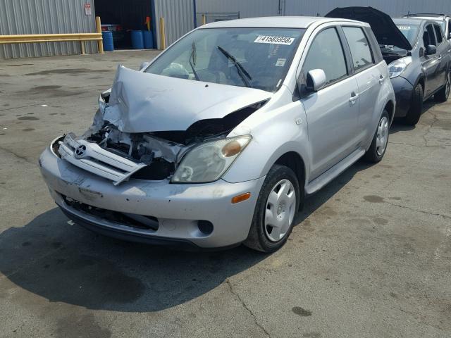JTKKT624350078632 - 2005 TOYOTA SCION XA SILVER photo 2