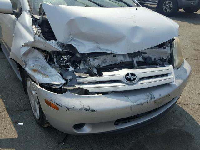 JTKKT624350078632 - 2005 TOYOTA SCION XA SILVER photo 9