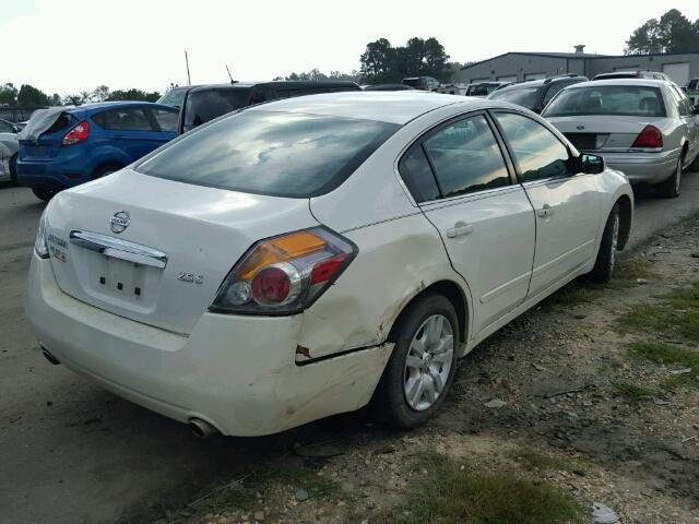 1N4AL2AP4AN429347 - 2010 NISSAN ALTIMA BAS WHITE photo 4