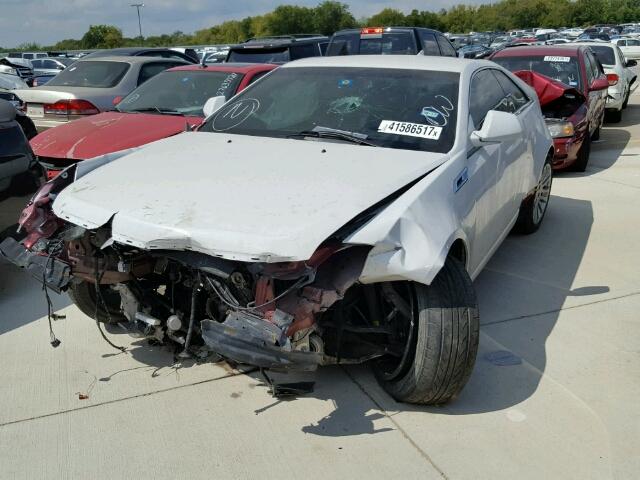 1G6DA1ED9B0140697 - 2011 CADILLAC CTS WHITE photo 2