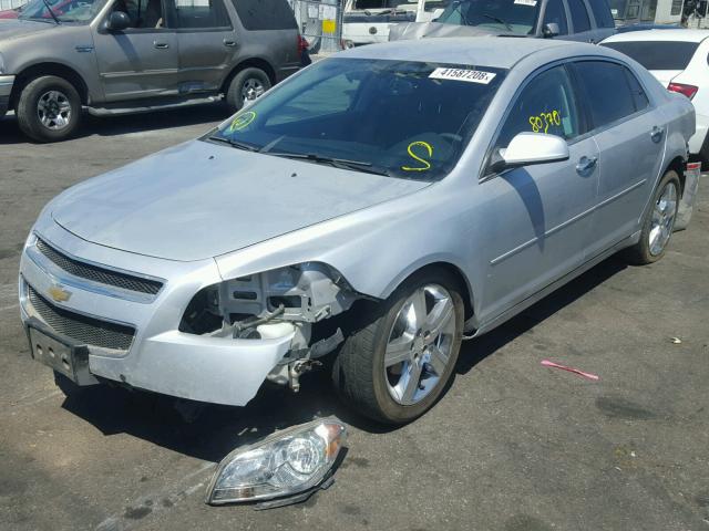 1G1ZC5E00CF197556 - 2012 CHEVROLET MALIBU 1LT 银色 照片 2