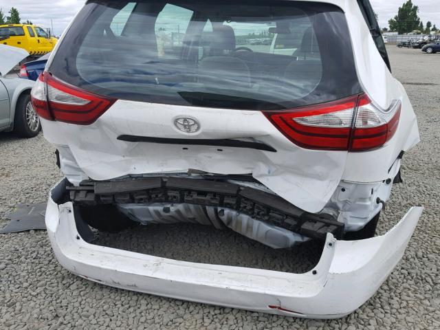 5TDZZ3DC2JS915790 - 2018 TOYOTA SIENNA BAS WHITE photo 9