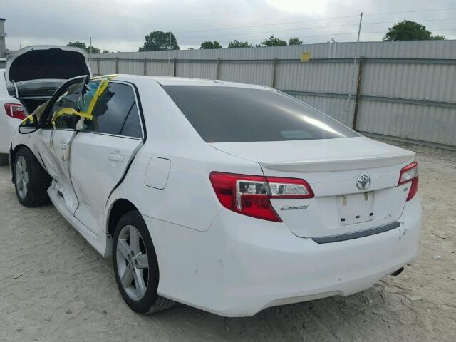 4T1BF1FK2EU758746 - 2014 TOYOTA CAMRY L WHITE photo 3