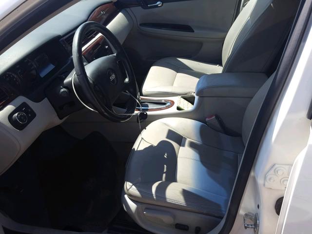 2G1WD58C369306336 - 2006 CHEVROLET IMPALA SUP 白色 照片 5